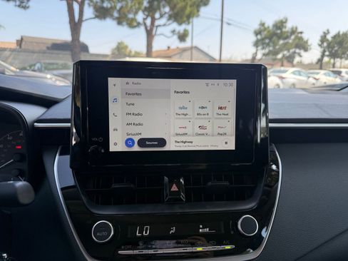 Used 2025 Toyota Corolla LE image 17