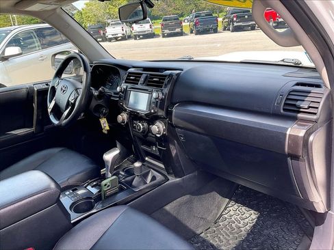 Used 2019 Toyota 4Runner SR5 AWD/4WD image 14
