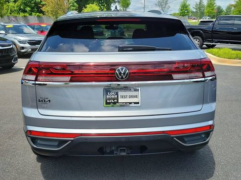 Used 2024 Volkswagen Atlas Cross Sport SE FWD image 5