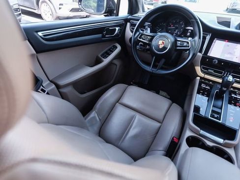 Used 2022 Porsche Macan AWD/4WD image 28