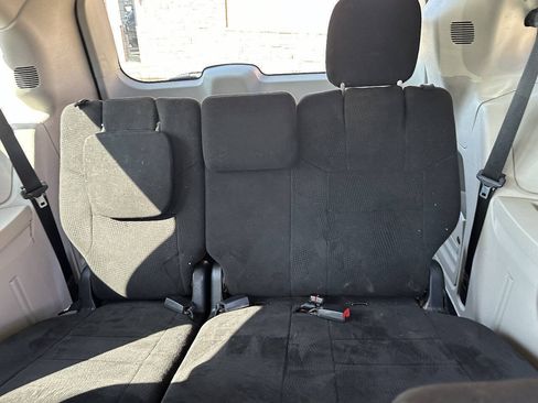 Used 2012 Dodge Grand Caravan SXT FWD image 12