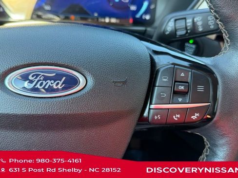 Used 2022 Ford Escape Titanium w/ Titanium Premium Package image 25