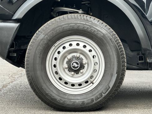 Used 2023 Ford Bronco image 13