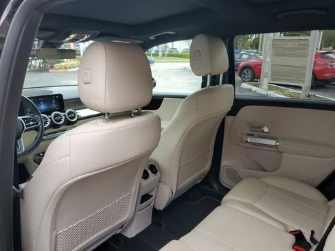 Used 2022 Mercedes-Benz GLB 250 image 17
