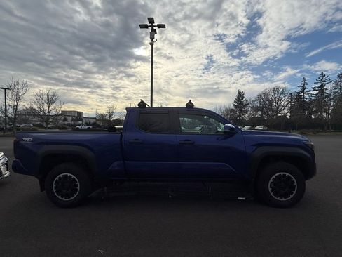 Used 2024 Toyota Tacoma TRD Off-Road image 6