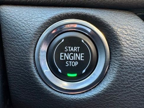 Used 2024 Cadillac XT4 Premium Luxury image 23