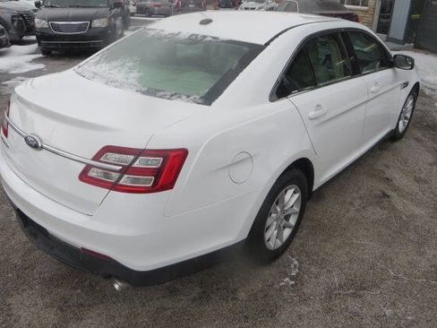 Used 2013 Ford Taurus SE image 25