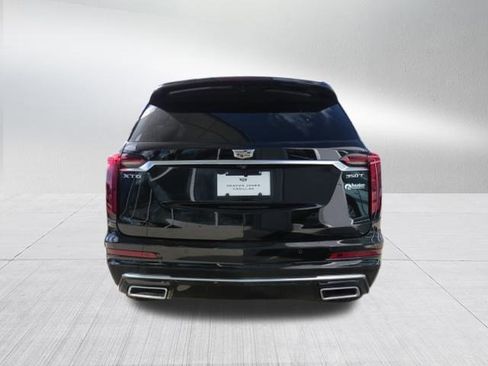New 2025 Cadillac XT6 Luxury image 4