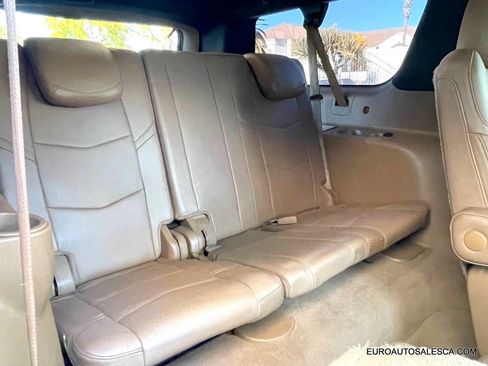 Used 2017 Cadillac Escalade ESV Platinum image 29