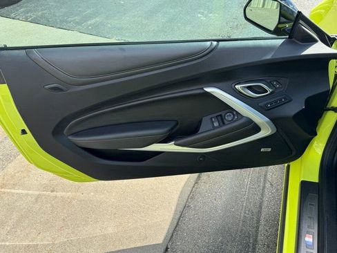Used 2020 Chevrolet Camaro SS RWD image 10