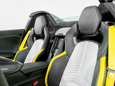 Used 2022 Chevrolet Corvette Stingray Premium Conv RWD image 4