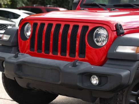 Used 2020 Jeep Wrangler Sport AWD/4WD image 2