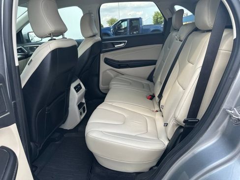 Used 2022 Ford Edge Titanium AWD/4WD image 18