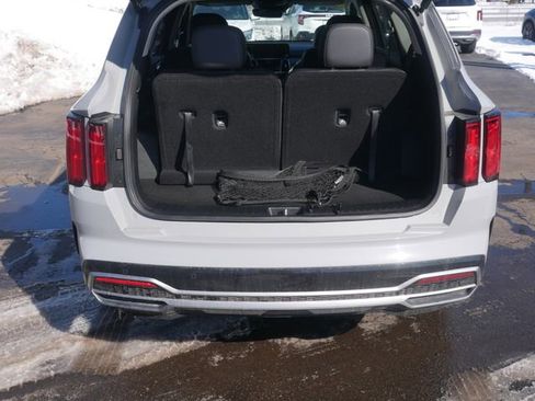 Used 2023 Kia Sorento SX image 17