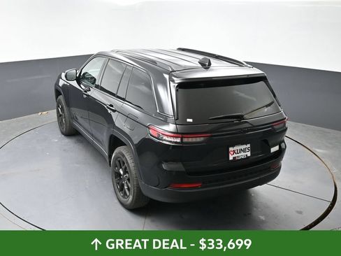 Used 2025 Jeep Grand Cherokee Altitude AWD/4WD image 49