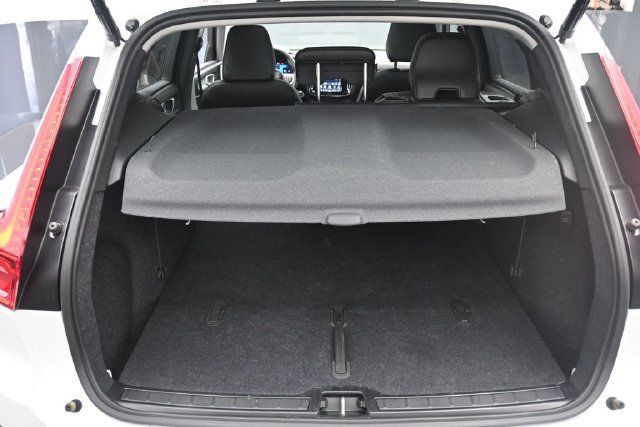 Used 2025 Volvo XC40 B5 Ultra AWD/4WD image 24