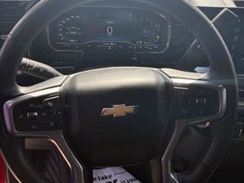 Used 2025 Chevrolet Silverado 1500 LT image 9