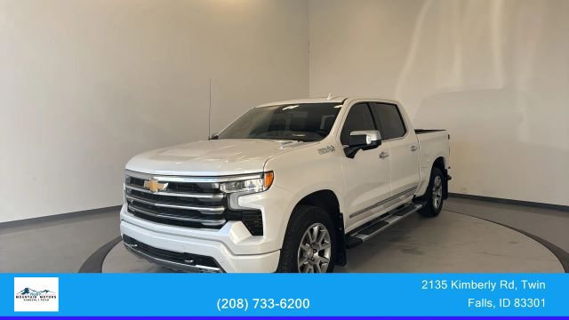 Used 2024 Chevrolet Silverado 1500 High Country w/ Technology Package AWD/4WD image 3
