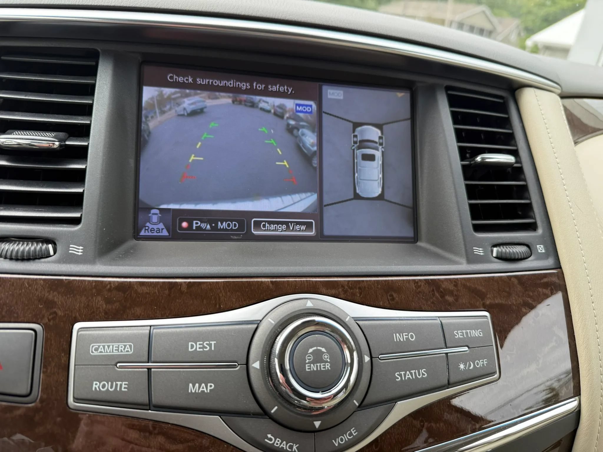 Used 2017 INFINITI QX80 2WD w/ Driver Assistance Package image 15