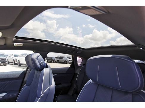 New 2026 Cadillac Optiq Sport 2 w/ LPO, ONYX Package AWD/4WD image 24
