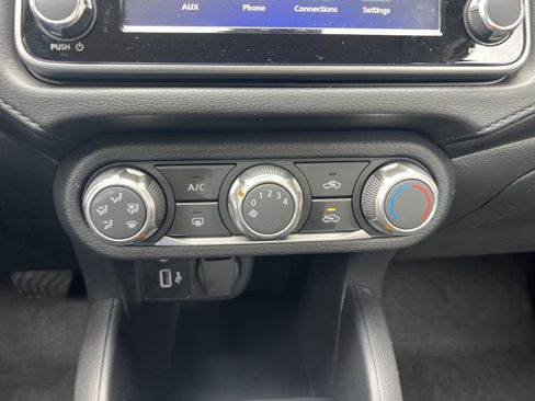 Used 2024 Nissan Versa S w/ Trunk Package image 20