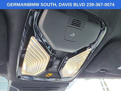 Used 2025 BMW X7 xDrive40i w/ M Sport Package AWD/4WD image 19