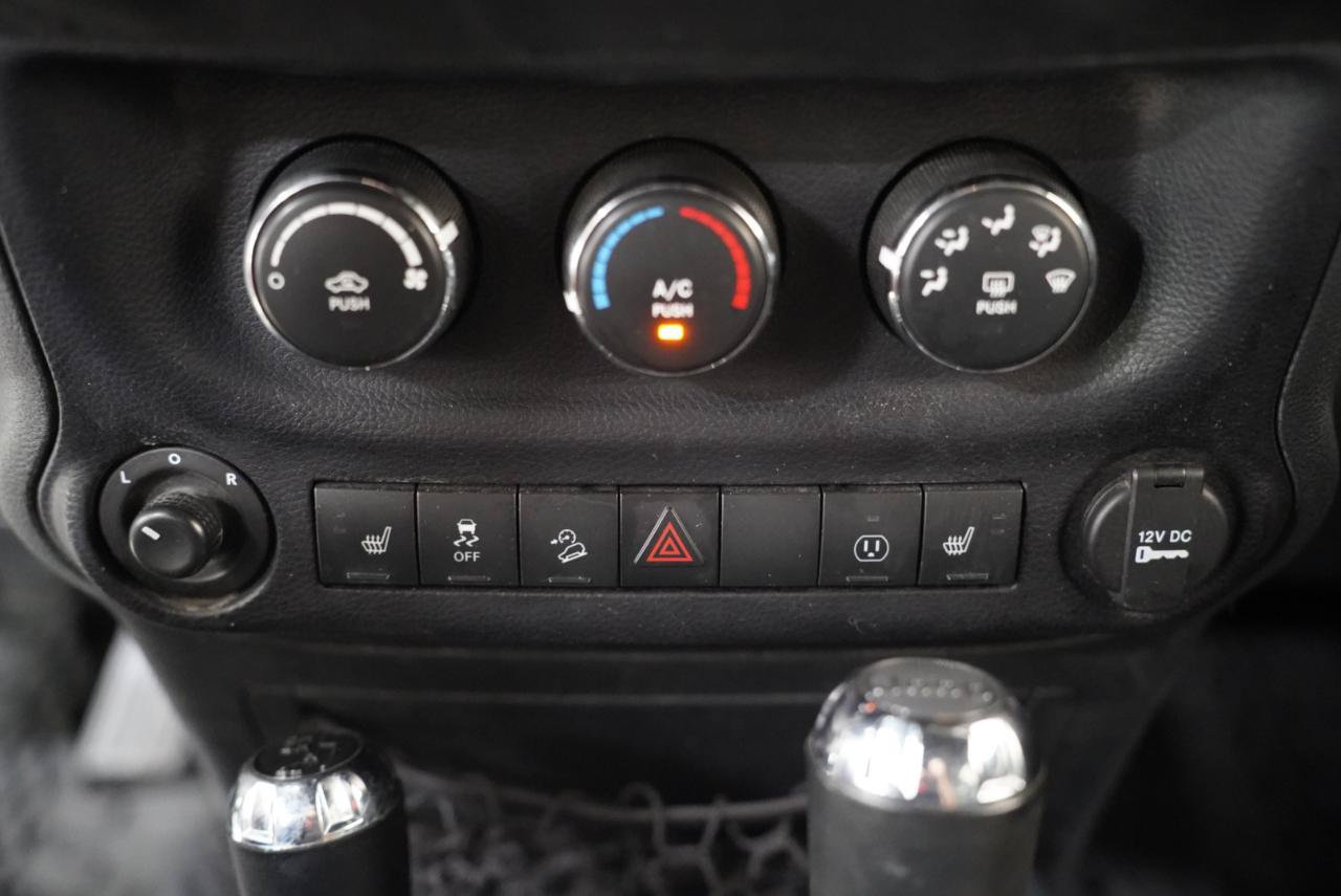 Used 2016 Jeep Wrangler Unlimited Sahara AWD/4WD image 20