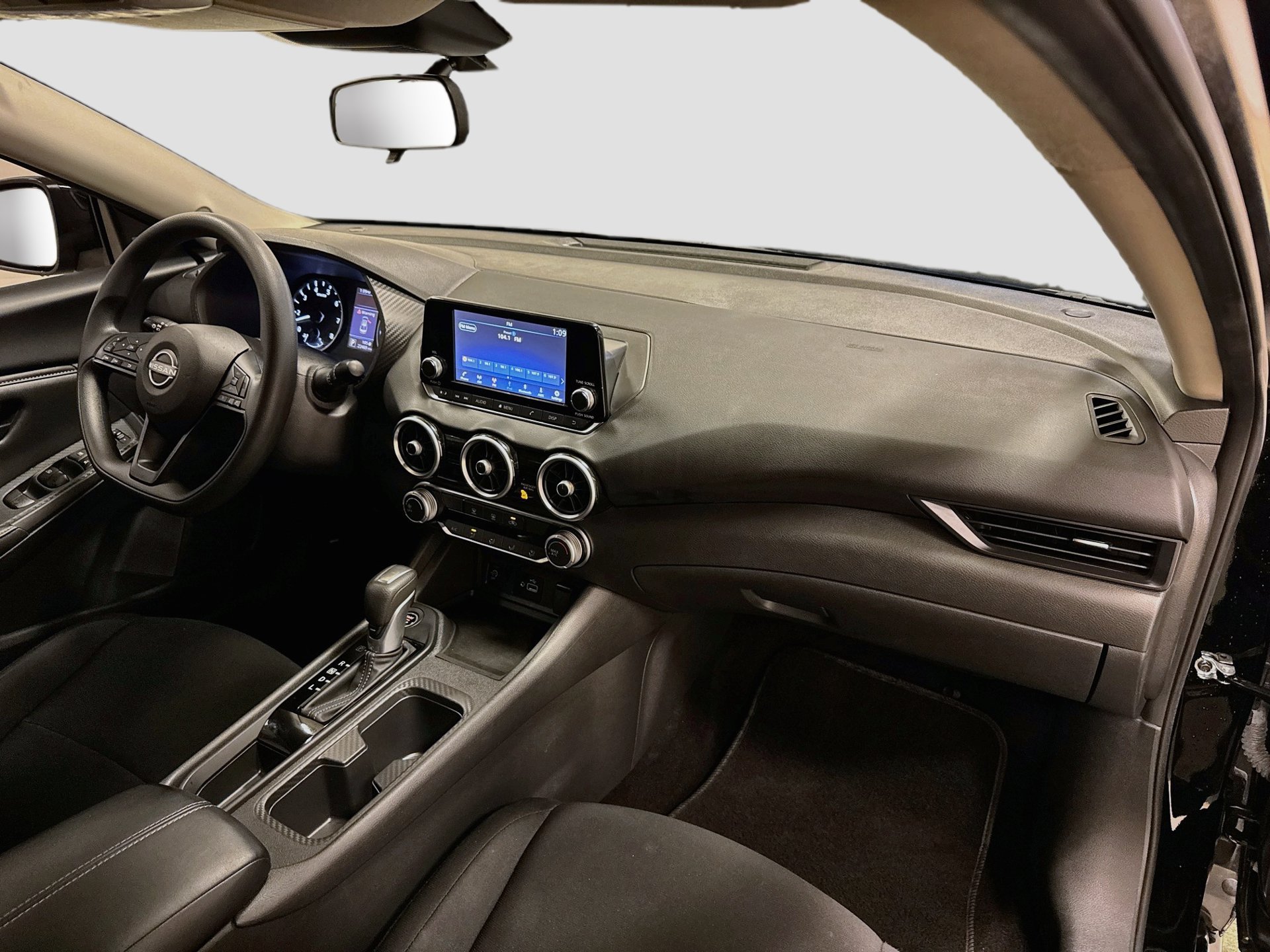Used 2025 Nissan Sentra S FWD image 26