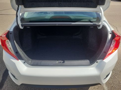 Used 2018 Honda Civic EX image 7