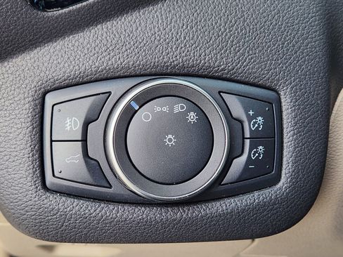 Used 2019 Ford Escape Titanium image 30