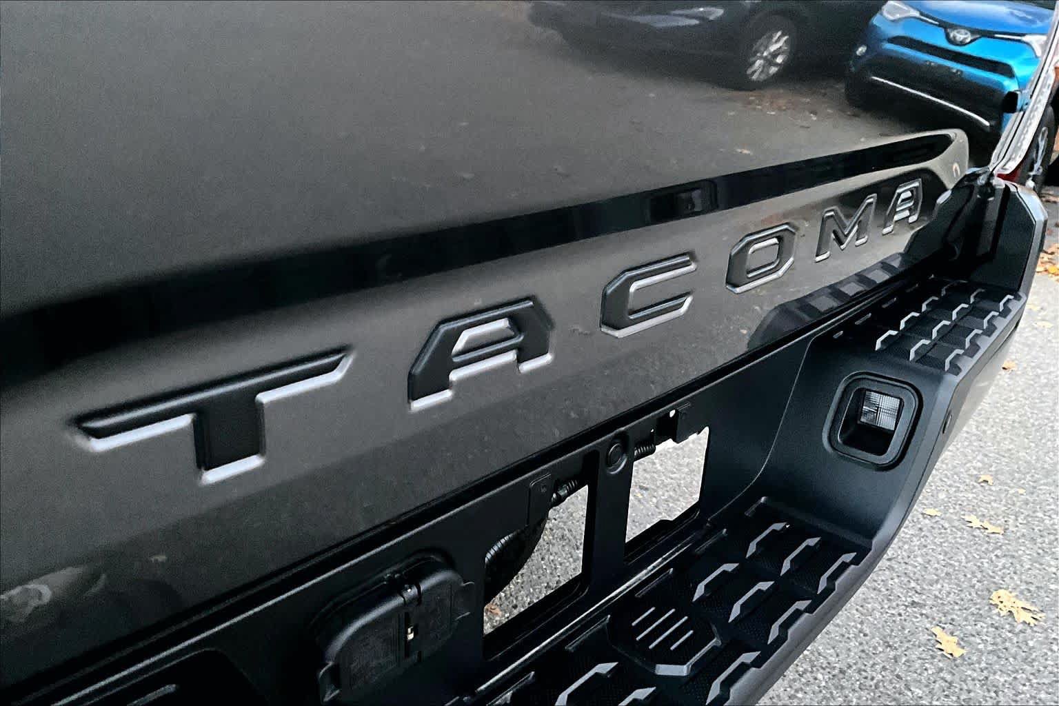Certified 2023 Toyota Tacoma TRD Sport w/ Technology Package AWD/4WD image 9