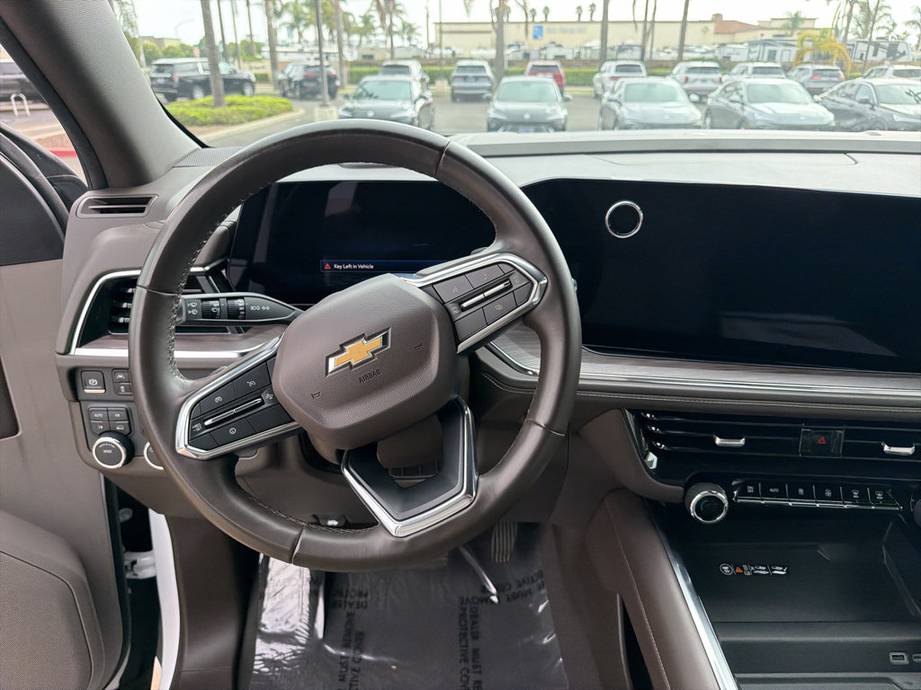 Used 2025 Chevrolet Suburban LT AWD/4WD image 9