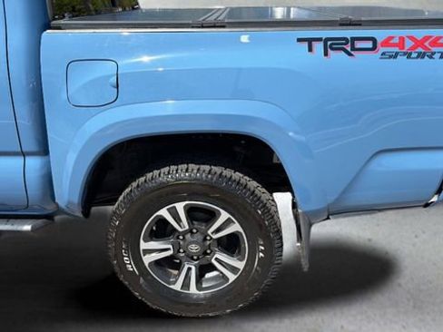 Used 2019 Toyota Tacoma TRD Sport image 36