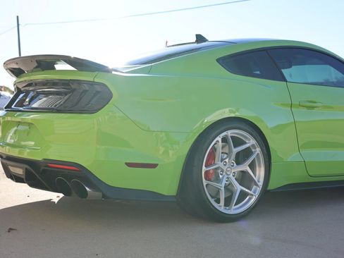 Used 2020 Ford Mustang Shelby GT500 w/ Technology Package image 4