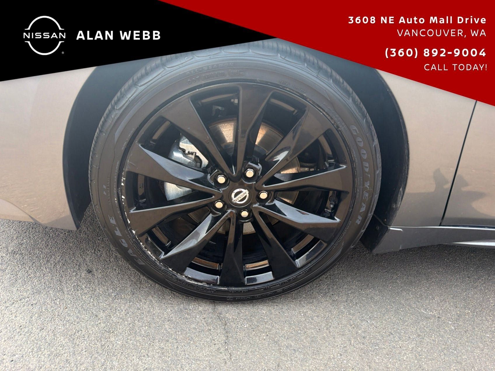 Used 2021 Nissan Maxima SR w/ Sport Mat Group FWD image 29