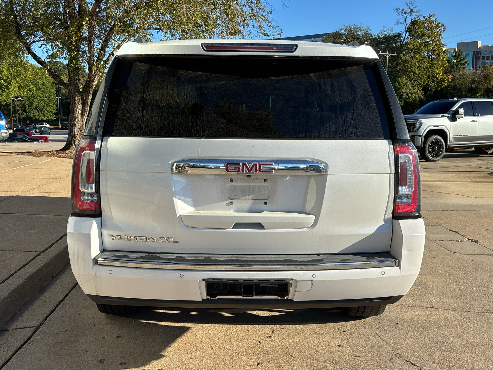 Used 2019 GMC Yukon XL Denali w/ Denali Ultimate Package AWD/4WD image 7