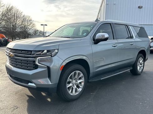 Used 2024 Chevrolet Suburban Premier image 7