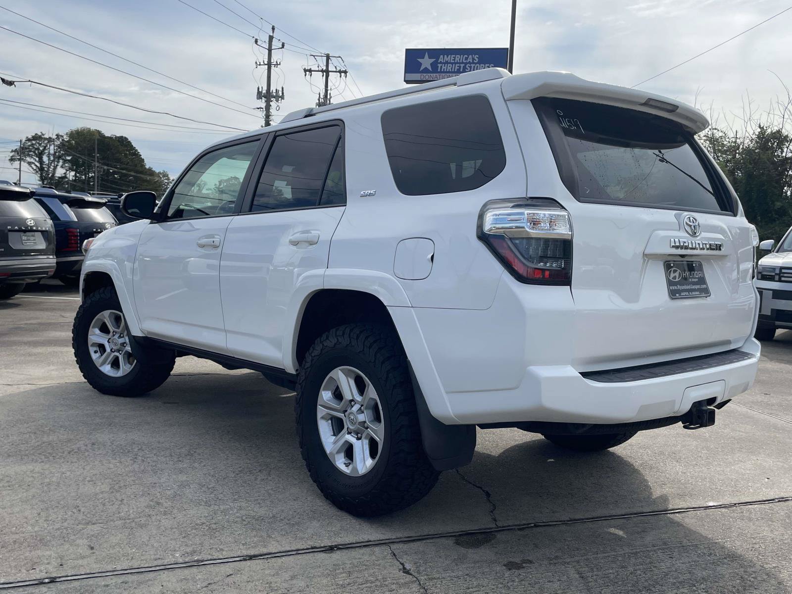 Used 2016 Toyota 4Runner SR5 AWD/4WD image 4