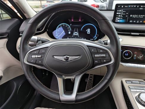 Used 2025 Genesis GV70 3.5T Sport w/ Sport Prestige Package image 15