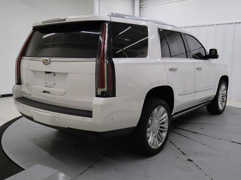 Used 2020 Cadillac Escalade Platinum image 4