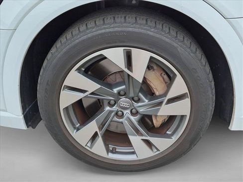 Certified 2021 Audi e-tron Premium AWD/4WD image 10