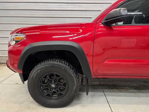 Used 2021 Toyota Tacoma SR w/ SX Package AWD/4WD image 4