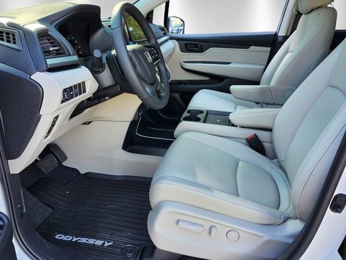 New 2026 Honda Odyssey EX-L image 5
