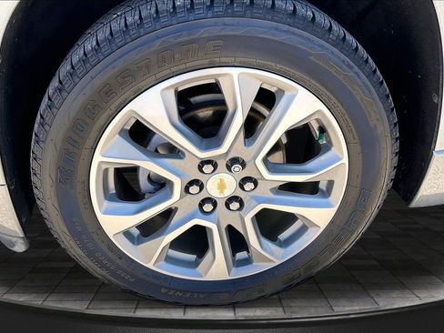 Used 2020 Chevrolet Traverse Premier FWD image 9