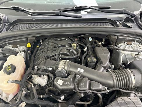 Used 2023 Jeep Grand Cherokee L Limited AWD/4WD image 17