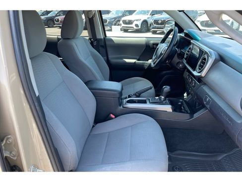 Used 2018 Toyota Tacoma SR5 RWD image 19