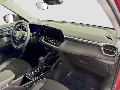Certified 2025 Chevrolet TrailBlazer LT AWD/4WD image 28