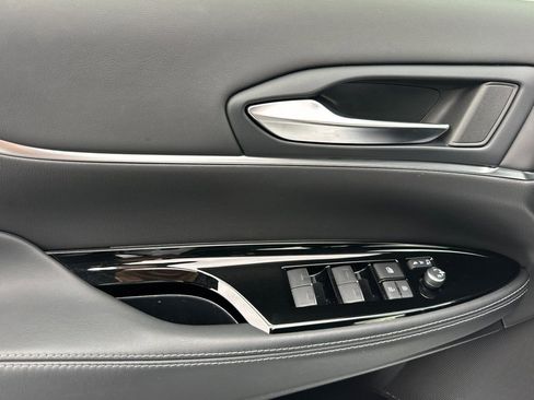 Used 2022 Toyota Mirai XLE image 12