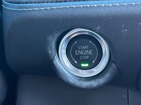 Used 2025 Chevrolet Suburban Z71 AWD/4WD image 33