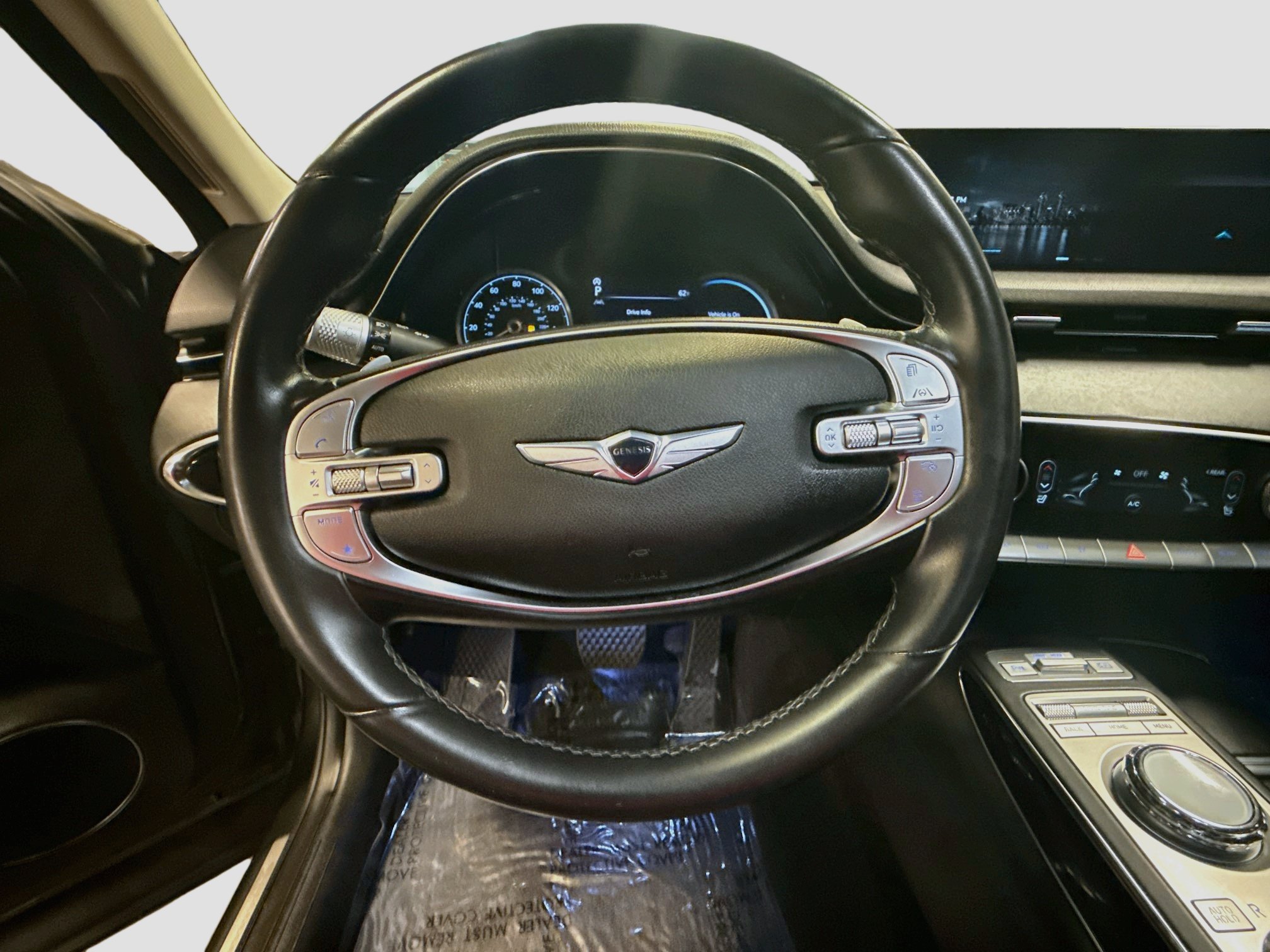 Used 2025 Genesis GV70 2.5T AWD/4WD image 18